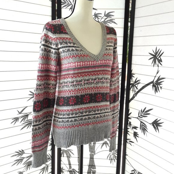 ❤️ Old Navy Winter Themed Striped Sweater 2/$15 - Picture 3 of 11